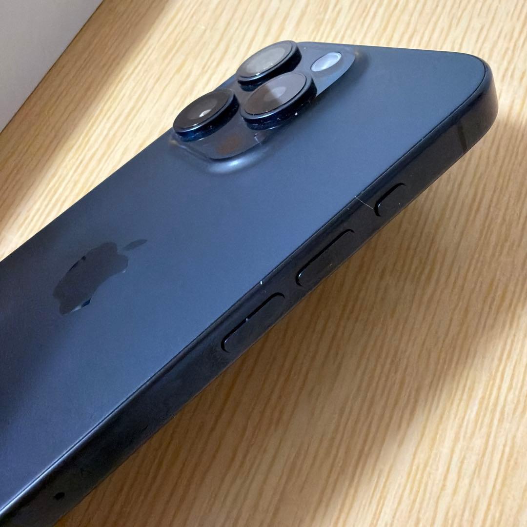 iPhone本体　Apple iPhone15pro 256GB ブルー