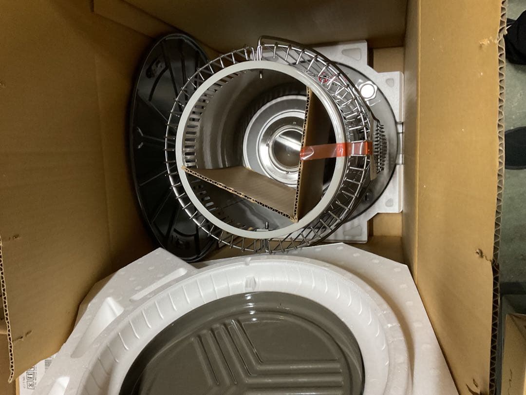 A*B様 TOYOTOMI 石油ストーブ　KS-67E ホワイト　日本製品