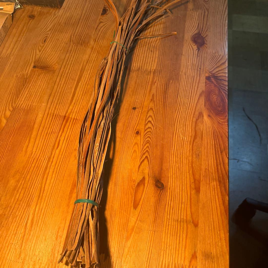 じゅんぺい　山葡萄の蔓　5ミリ幅ひご　50本　かごバック材料