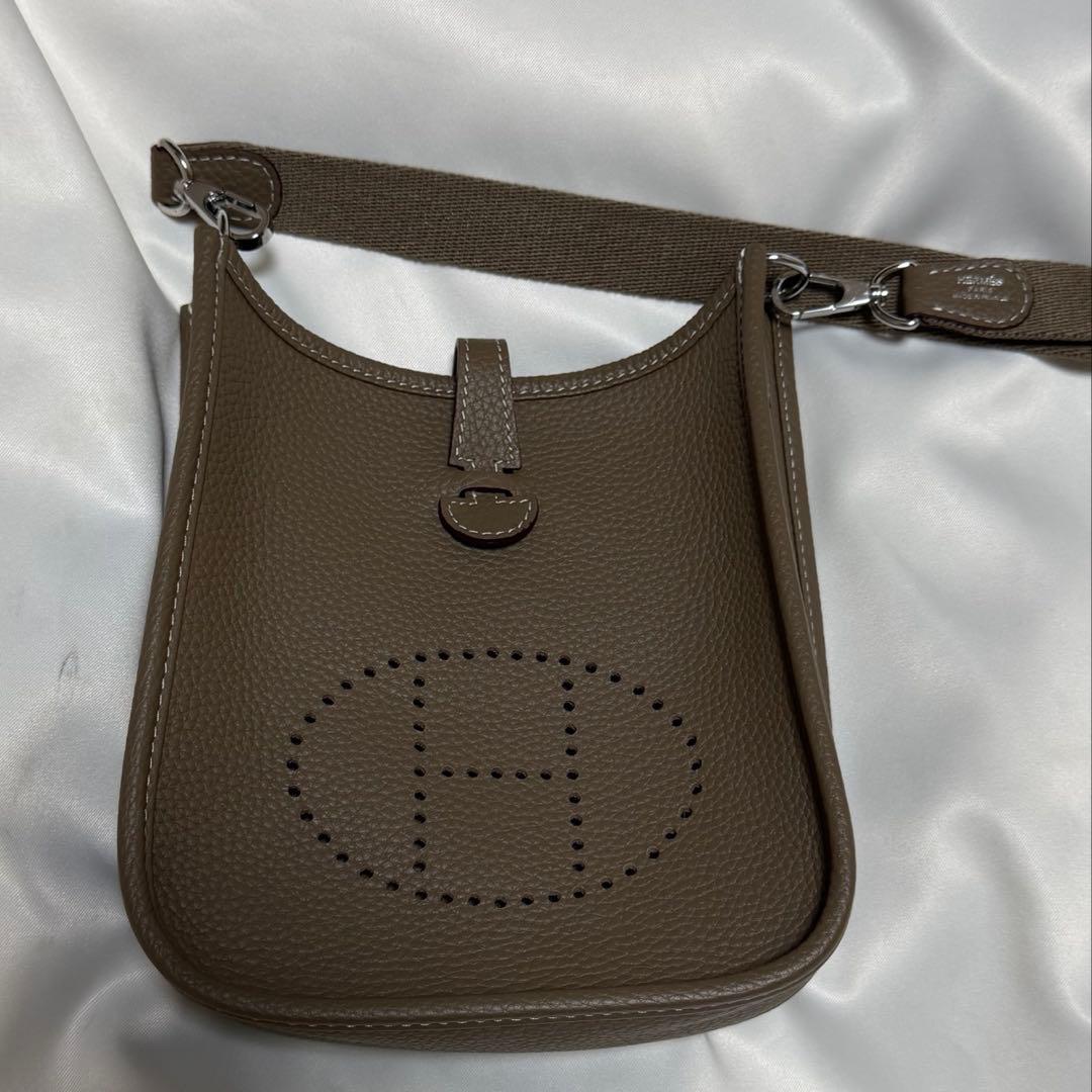 【本革】Hロゴエブリンミニショルダーバッグ