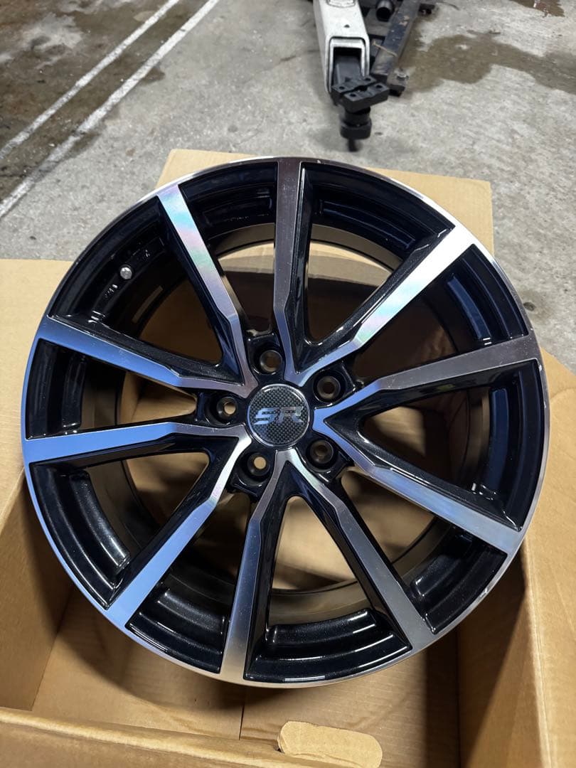 【未使用品限定出品】　Vスポーク　18インチ①