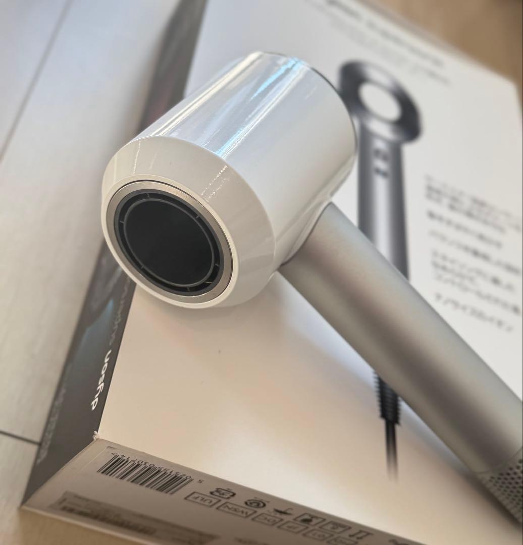 Dyson Supersonic ドライヤー HD01　ホワイト シルバー