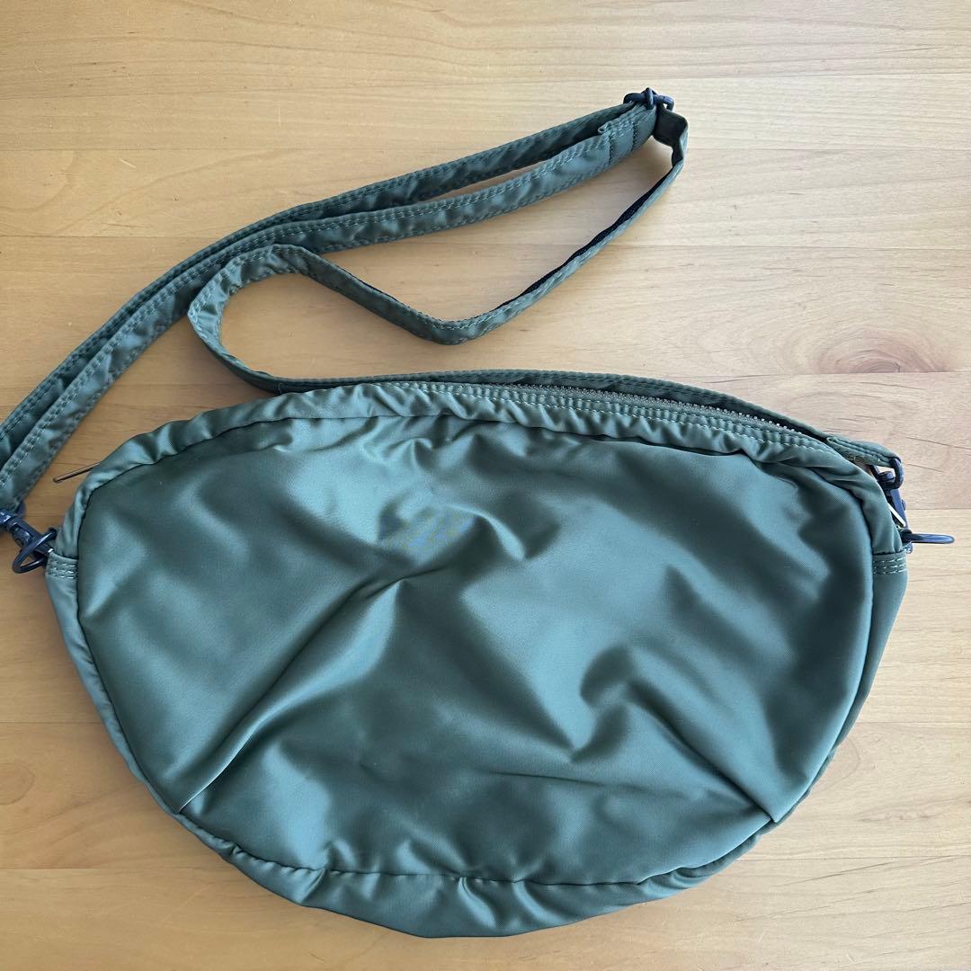PORTER タンカー ハーフムーンショルダー セージグリーン