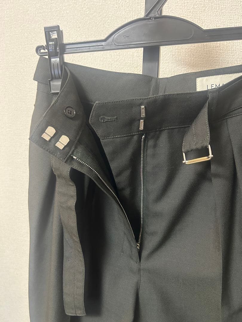 LEMAIRE ベルテッドスリータックスラックス