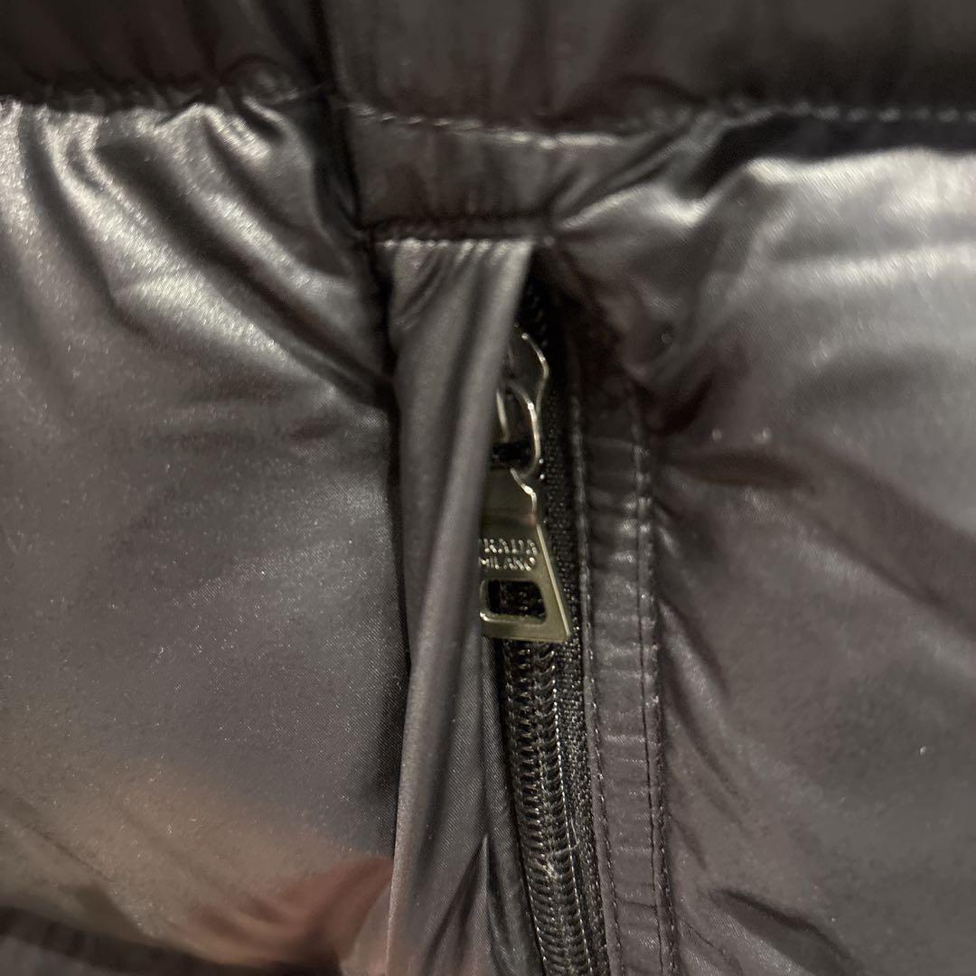 PRADA プラダ ダウンベスト ブラック 黒 三角ロゴ