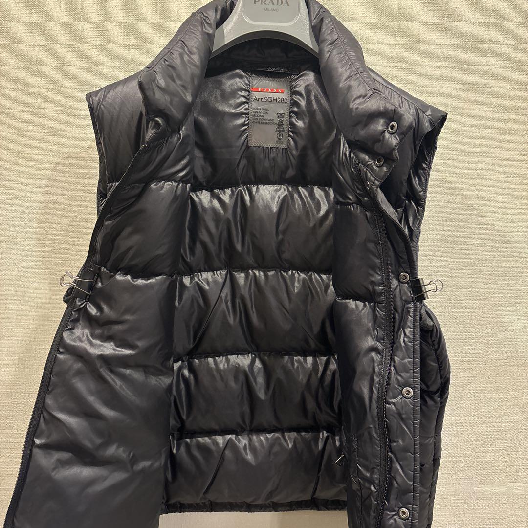 PRADA プラダ ダウンベスト ブラック 黒 三角ロゴ