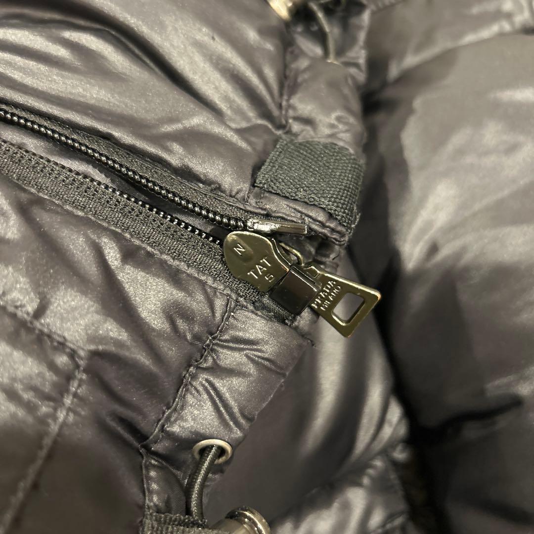 PRADA プラダ ダウンベスト ブラック 黒 三角ロゴ