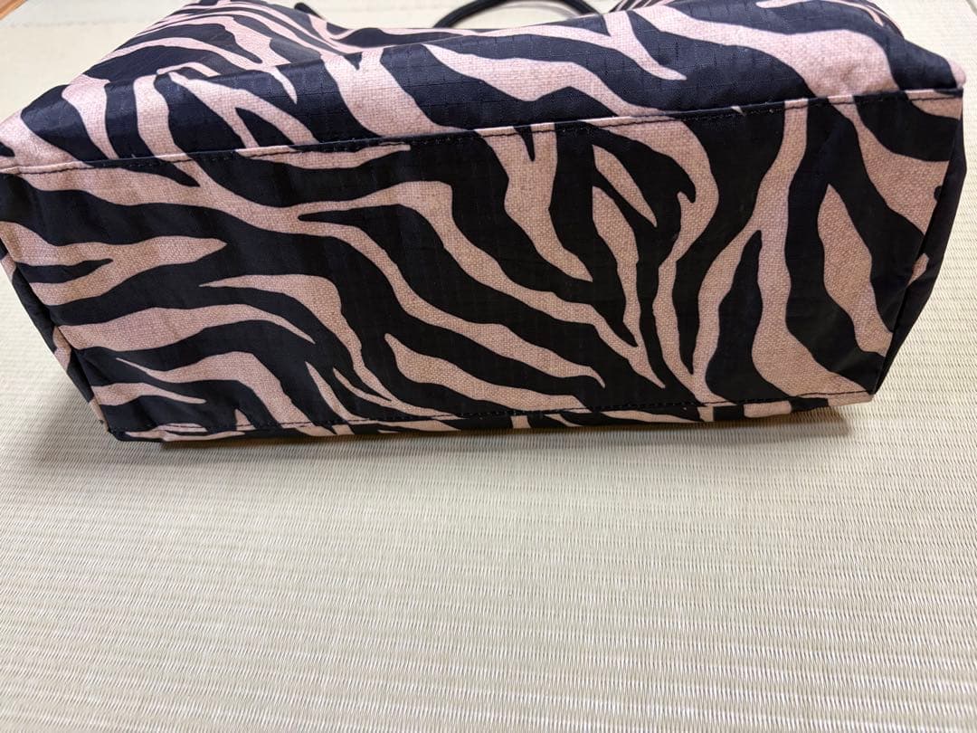 LeSportsac トートバッグ ラフィアゼブラ/ブラック