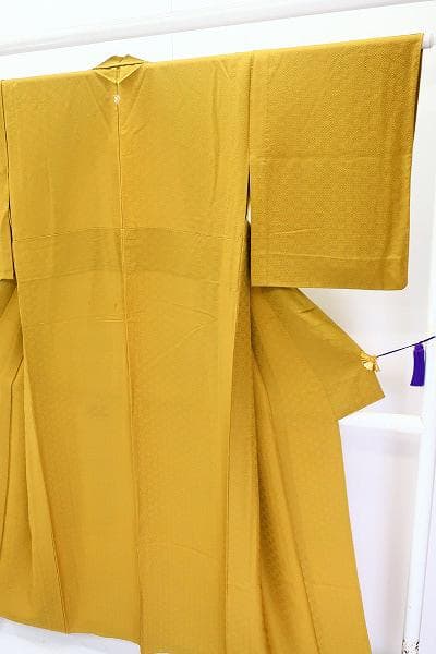 ★専用★美品 色無地 単衣 染抜き一つ紋 芥子色 花 地紋 身丈156cm 正絹