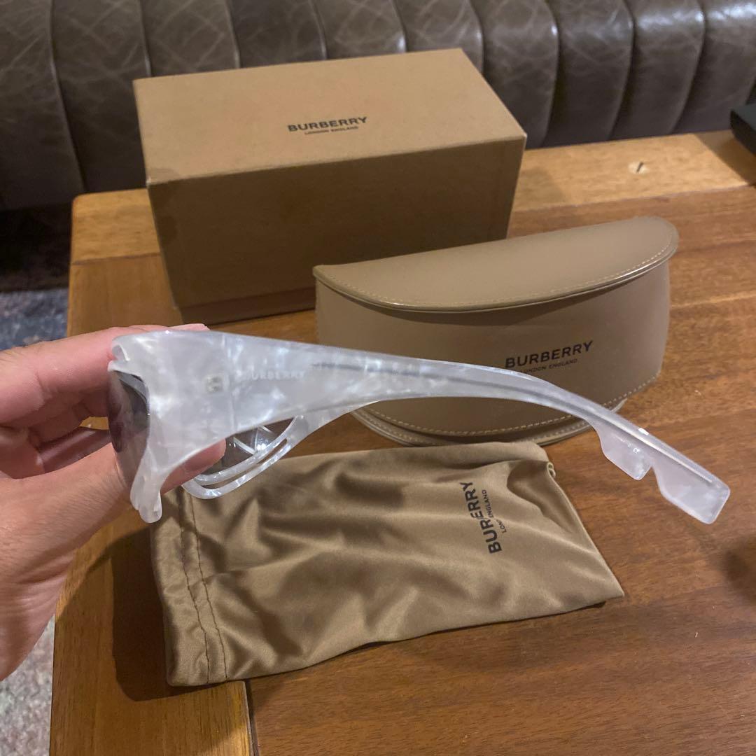 Burberry バーバリーサングラス