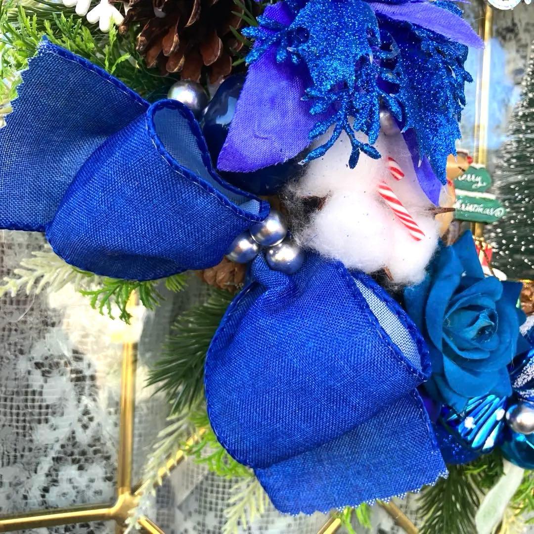 キリンです。ロイヤルブルーポインセチアとローズのクリスマスリース他2点