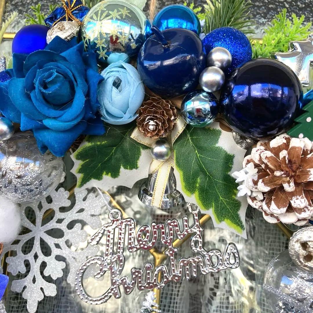 キリンです。ロイヤルブルーポインセチアとローズのクリスマスリース他2点