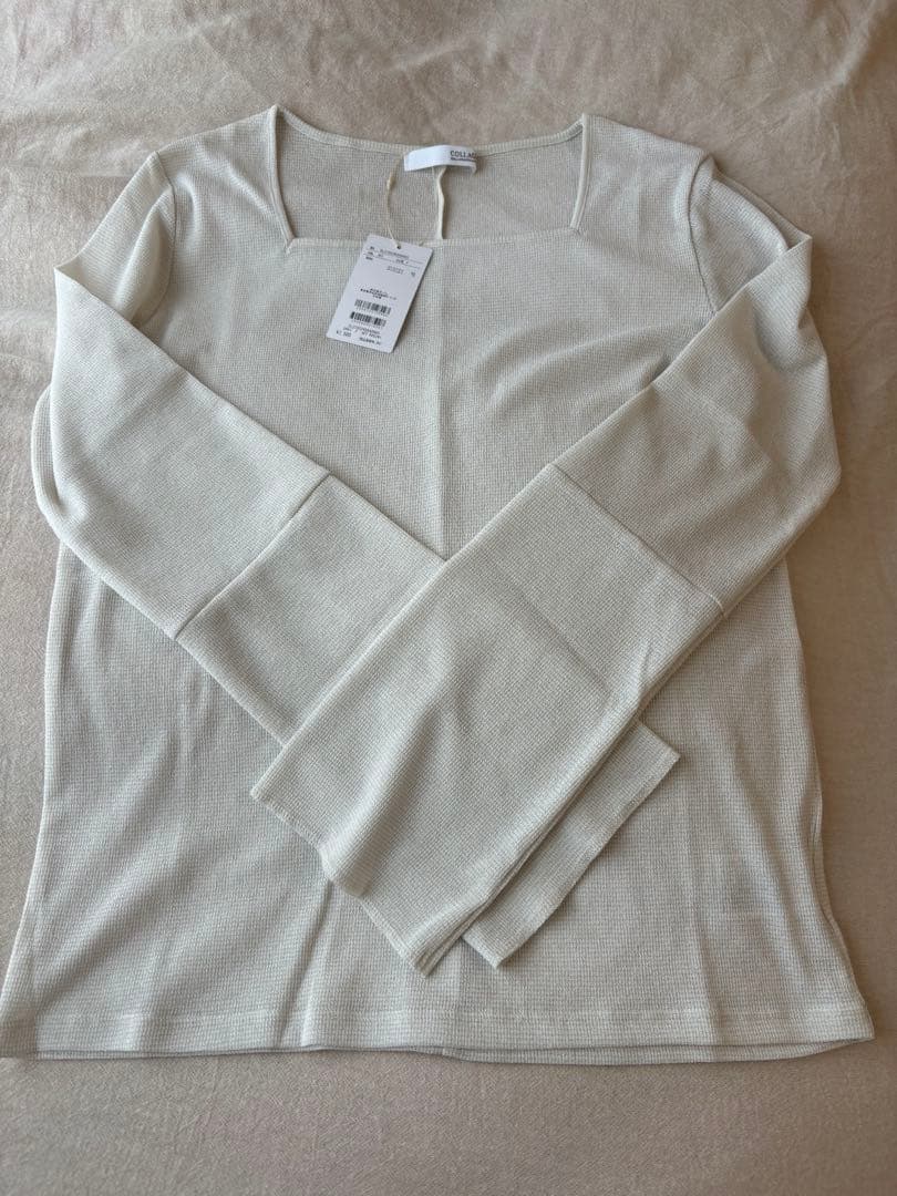 新品　シアーラメリブスクエアカットソー　オフホワイト