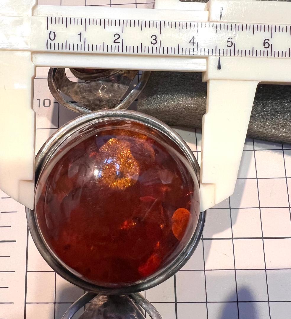 旧ソ連 大きな琥珀 約45ミリ★ SILVER 素材 (b34)