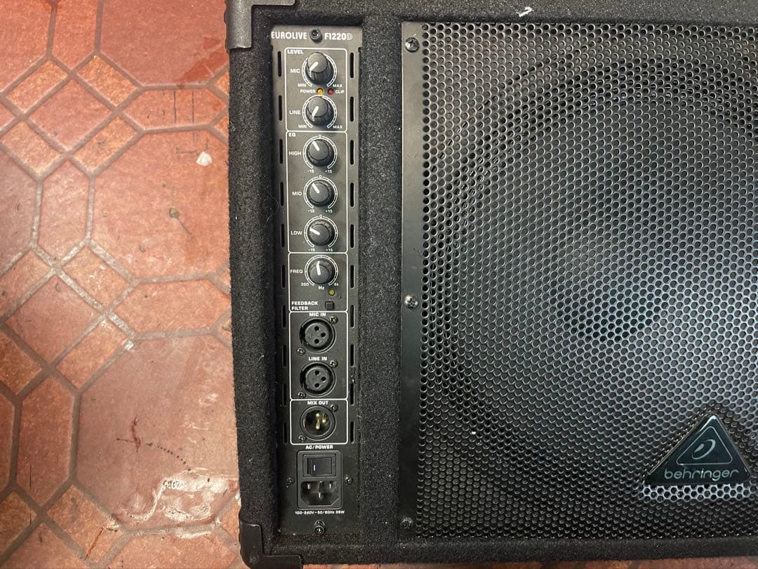 behringer　モニタースピーカー　EUROLIVE F1220D