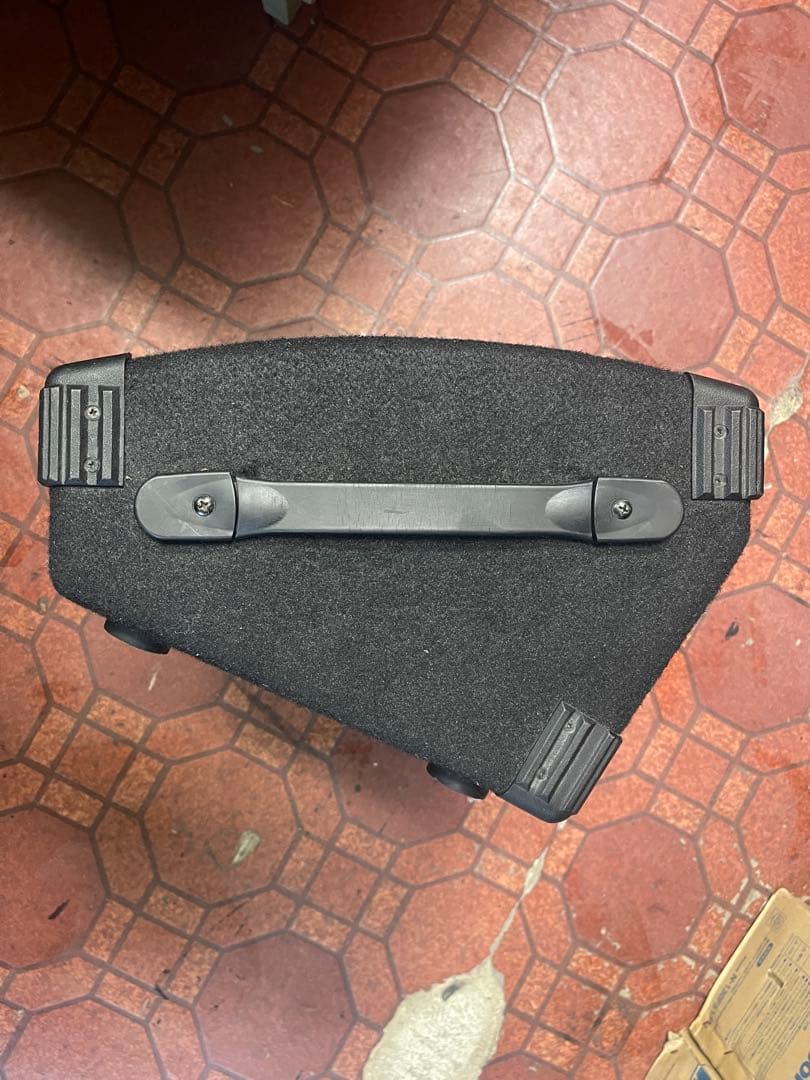 behringer　モニタースピーカー　EUROLIVE F1220D