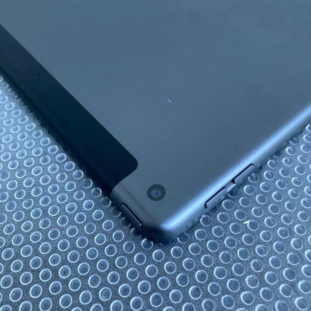 3870 美品☆電池ほぼ新品☆iPad8 第8世代 32GB SIMフリー☆