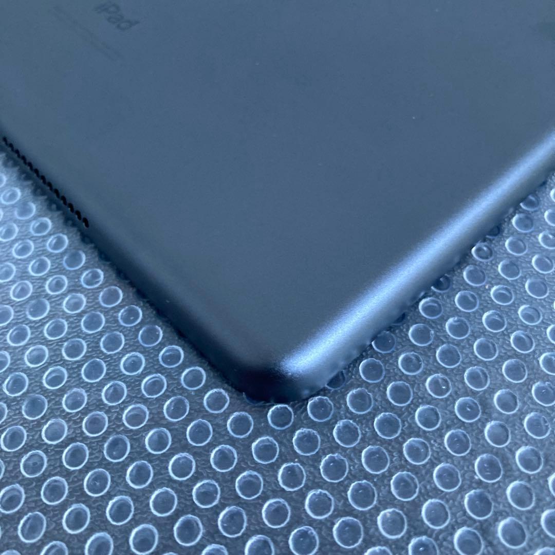 3870 美品☆電池ほぼ新品☆iPad8 第8世代 32GB SIMフリー☆