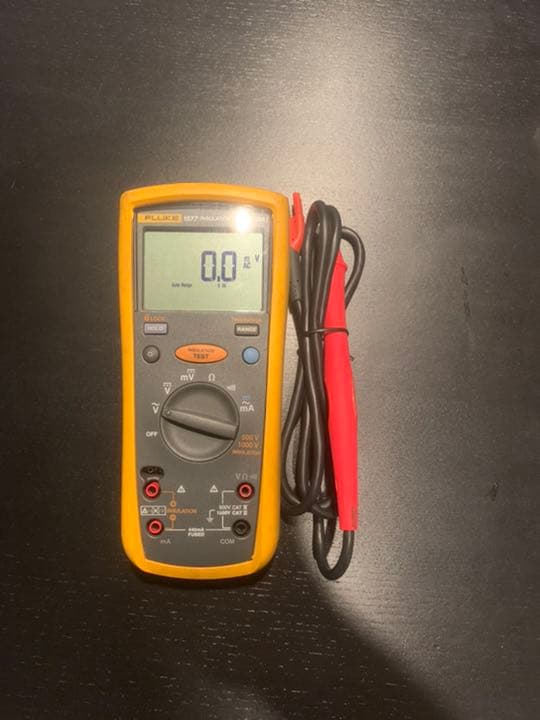 FLUKE 絶縁マルチメーター　1577