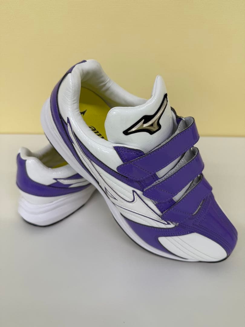 ミズノ トレーニングシューズ ホワイト/パープル【新品未使用品】