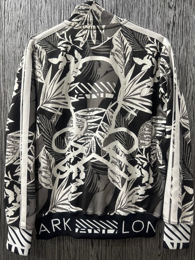 激レアデザイン　マークアンドロナ セットアップ