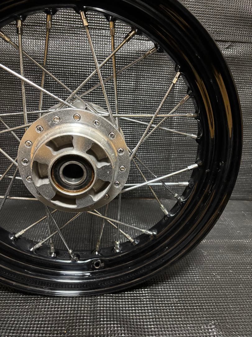 ハーレー スポーツスター 16✖︎3.00 フロントホイール 04年以降