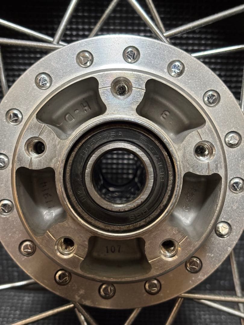 ハーレー スポーツスター 16✖︎3.00 フロントホイール 04年以降