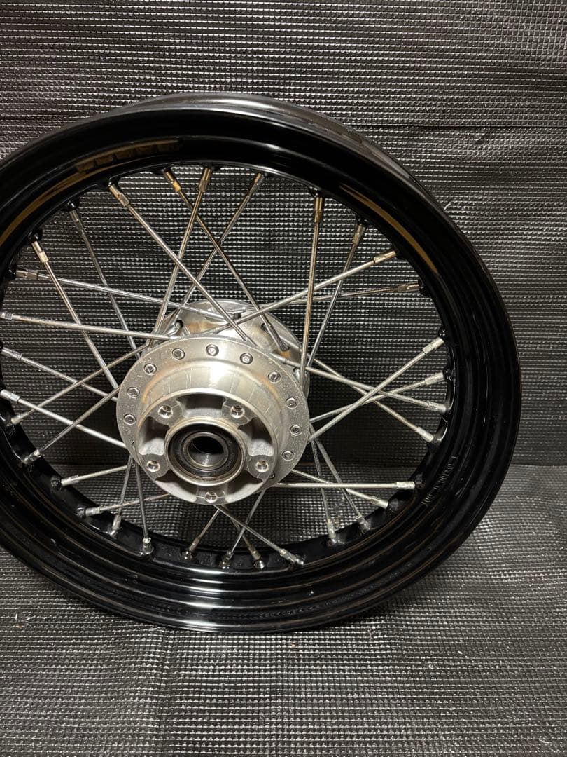 ハーレー スポーツスター 16✖︎3.00 フロントホイール 04年以降