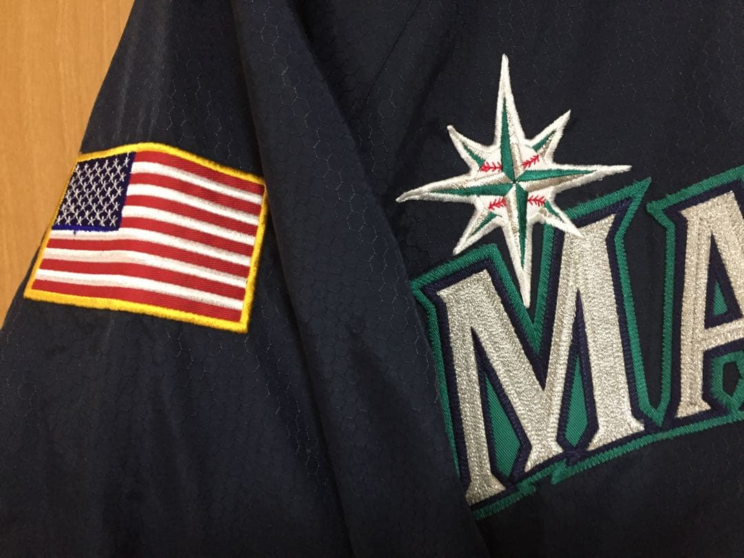 MLB シアトル・マリナーズ　ナイロンスタジャンM フリースなし