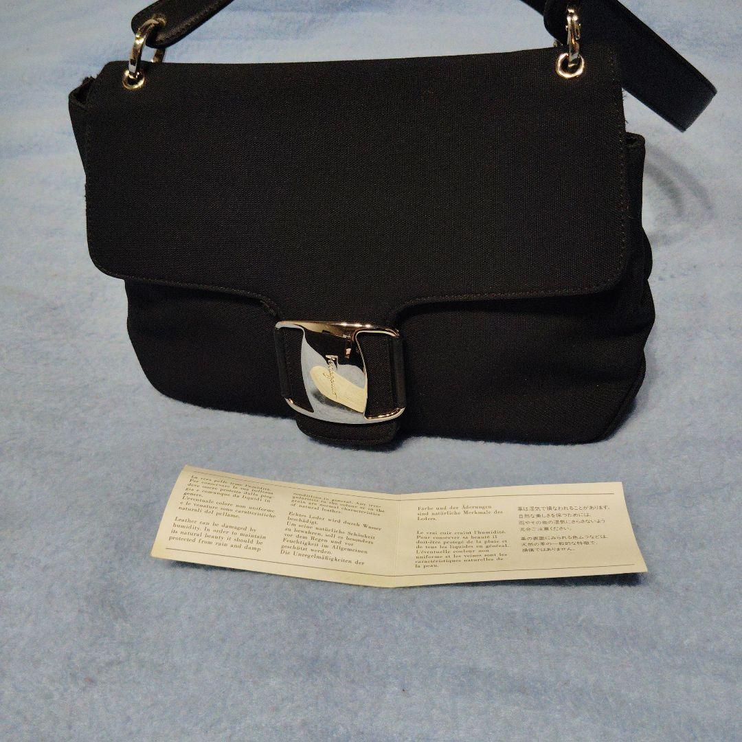 Salvatore Ferragamo ショルダーバッグ ブラック【美品】