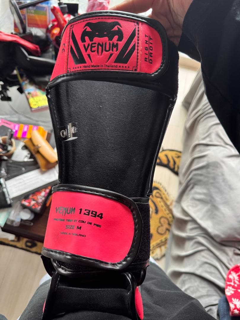 Venum シンガード レガース