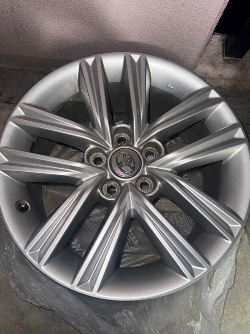 17インチ シルバー 多スポークホイール　クラウン210系　クラウン