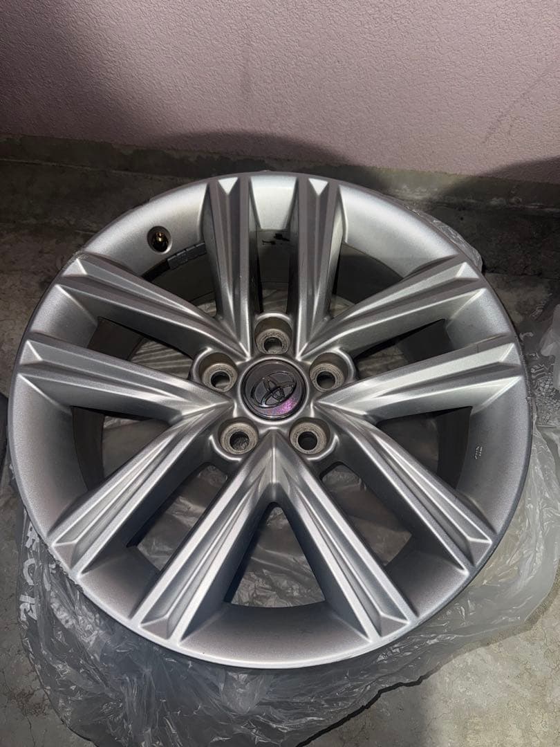 17インチ シルバー 多スポークホイール　クラウン210系　クラウン