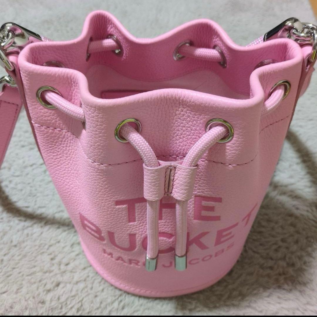 MARC JACOBS ピンク バケツ型バッグ