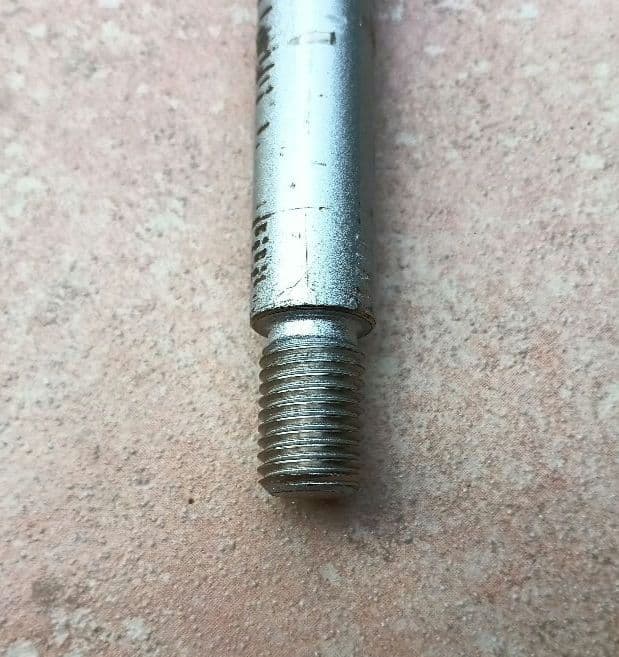 CLOS製牽引フック 赤色 アバルト500用 595/695など