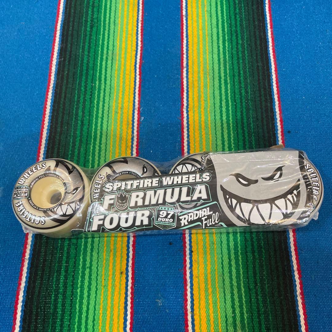 スピットファイア　Spitfire Formula Four 97A 56mm