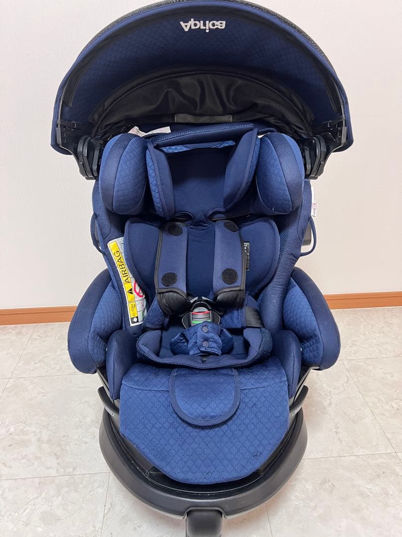 アップリカ フラディアグロウisofix 360° セーフティネイビー