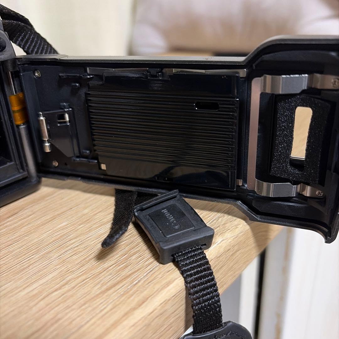 【希少品】Canon キャノン EOS Kiss 7 一眼レフカメラ