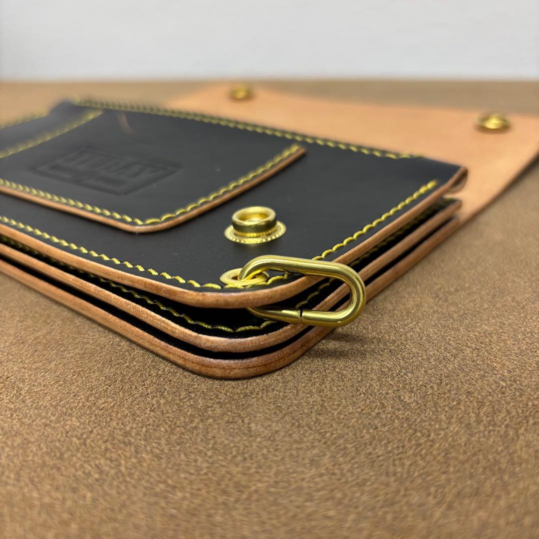 【セブンスター】ホースハイド　トラッカーウォレット　黒　茶心　3層