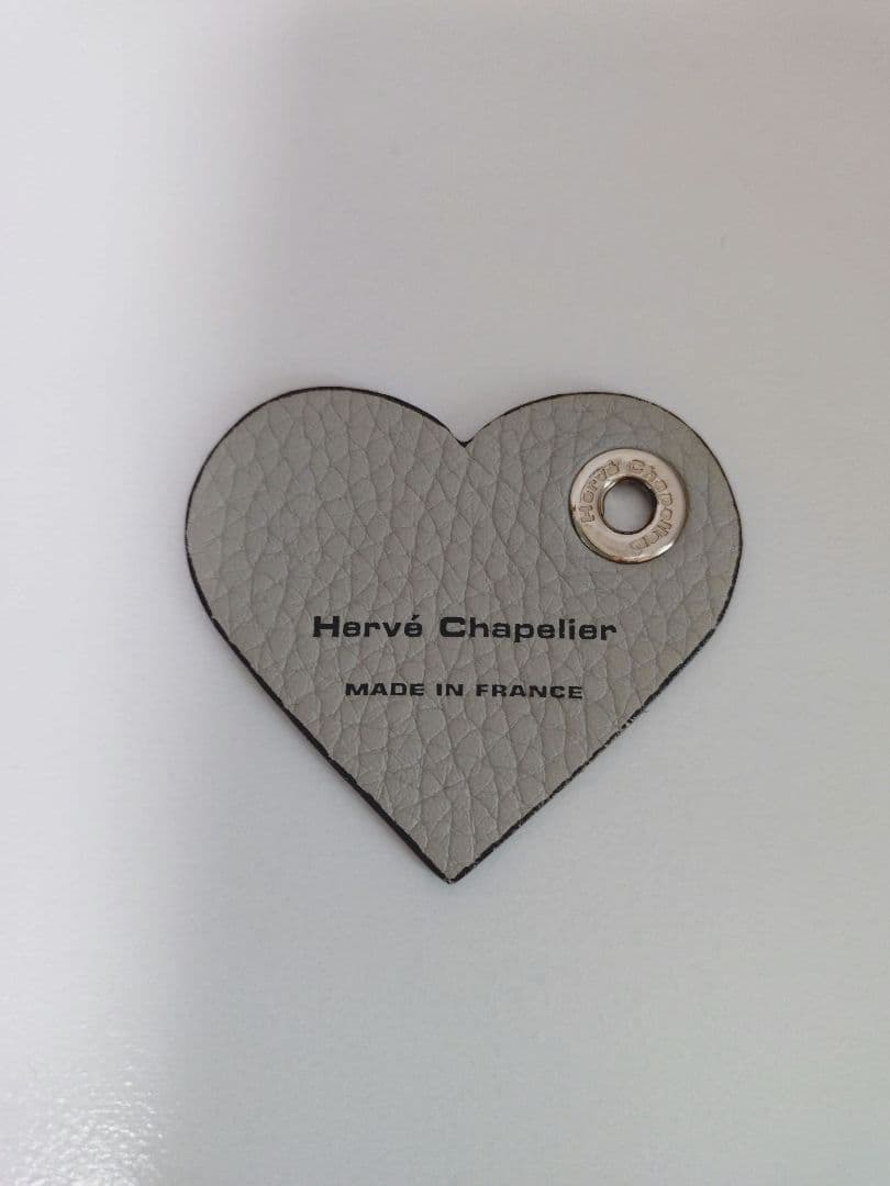 エルベシャプリエ 122LTR ハートチャーム ストラップ美品