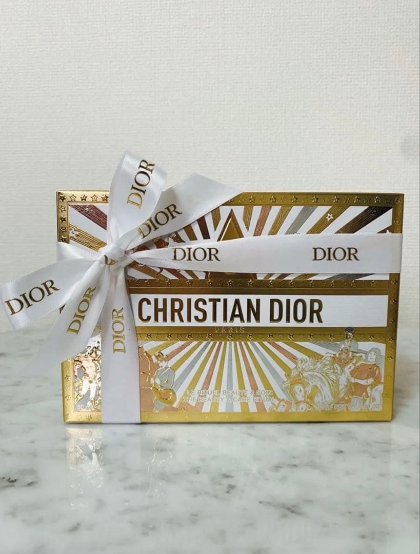 〈ラッピング付〉2025年最新ディオールビューティーケアセット　ホリデー　限定品