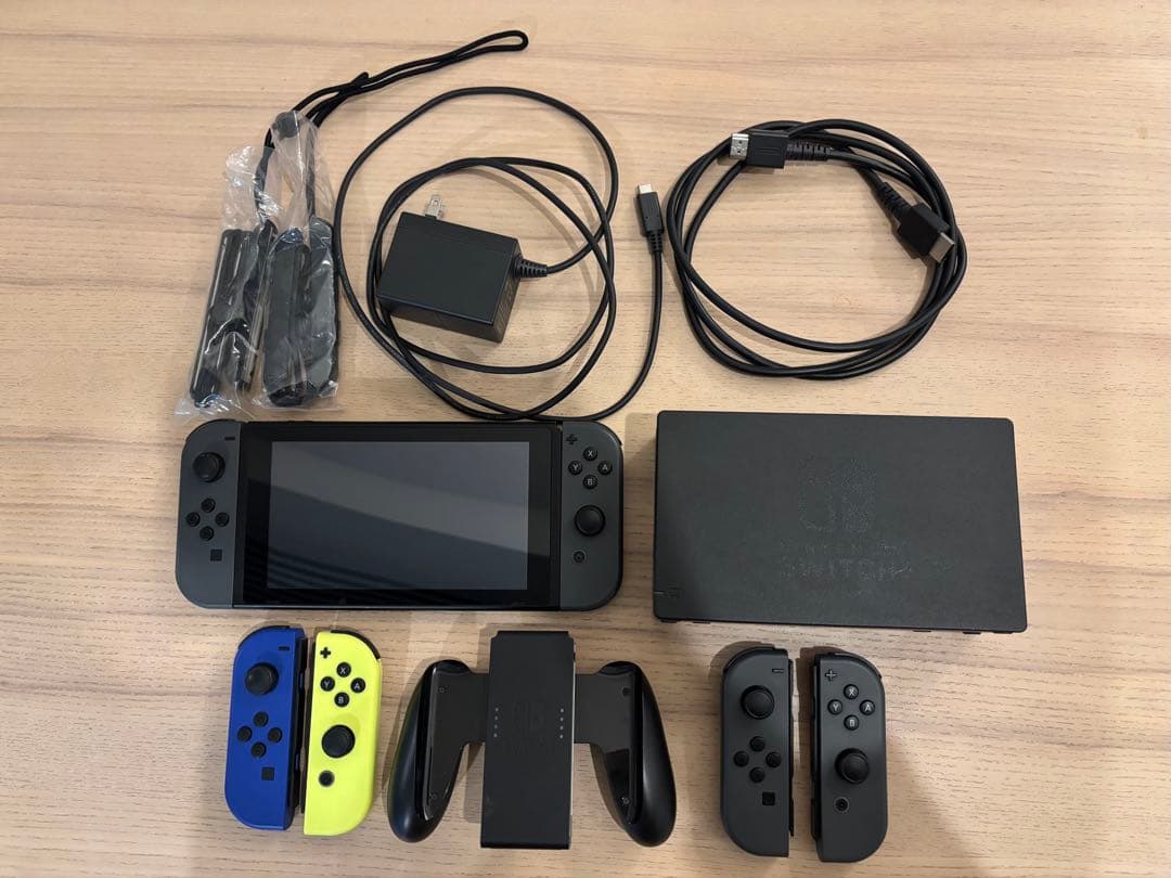 Nintendo Switch 本体（グレー）+Joy-Con（青+黄）+ケース
