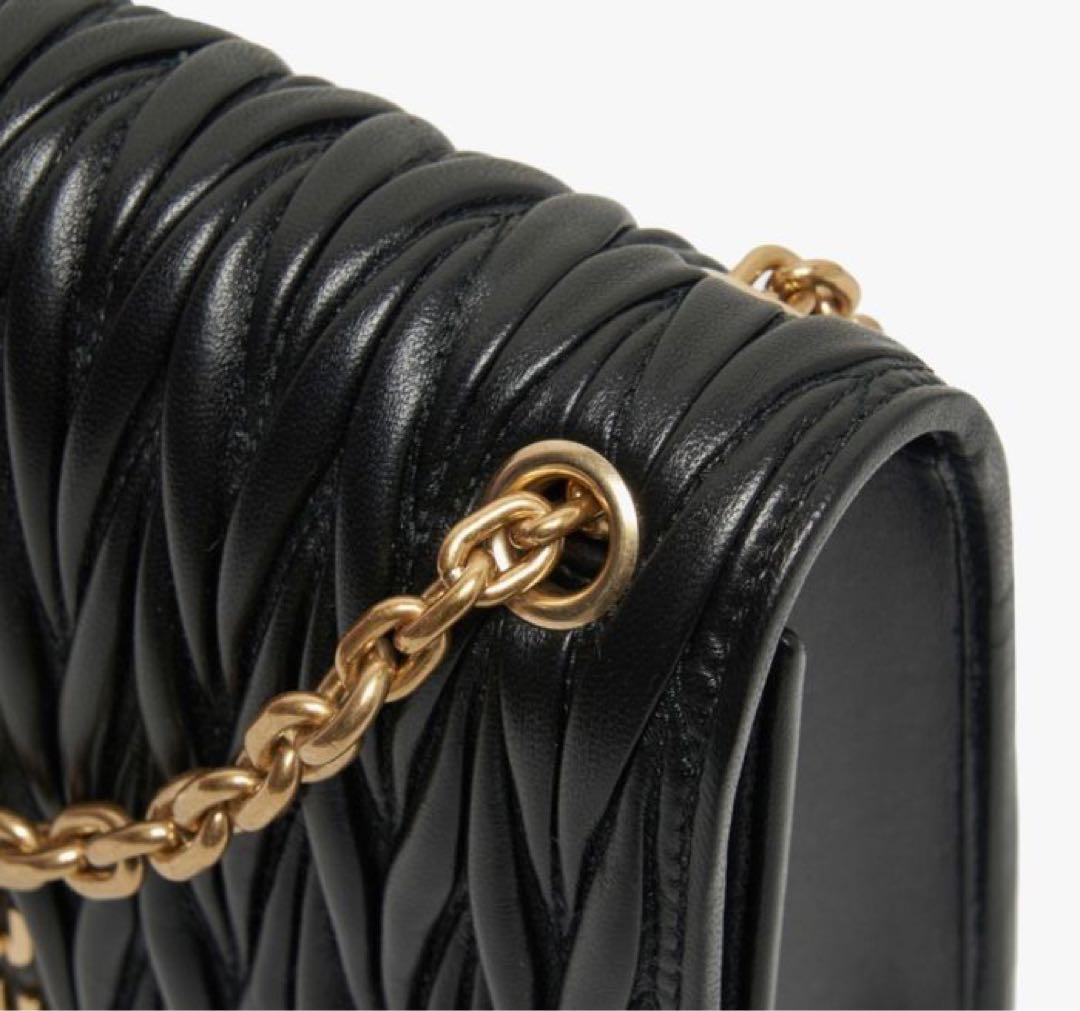 miumiu レザーショルダーバッグ チェーン