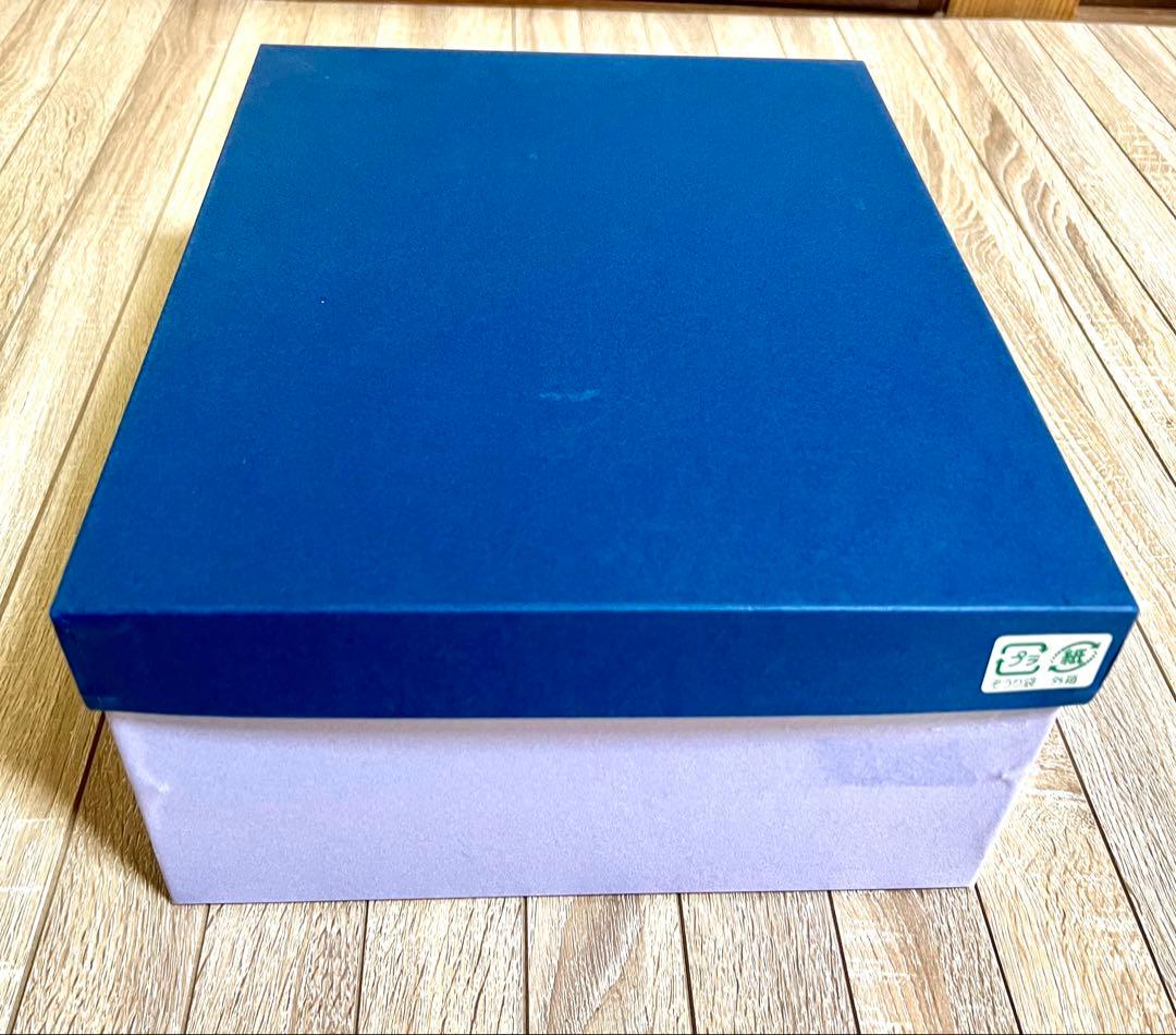 アイボリー に光沢がある花柄刺繍 ハンドバッグと草履セット