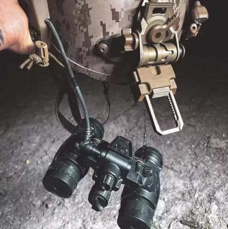 ピ*ン様 ヘルメット・アイテム4点セット