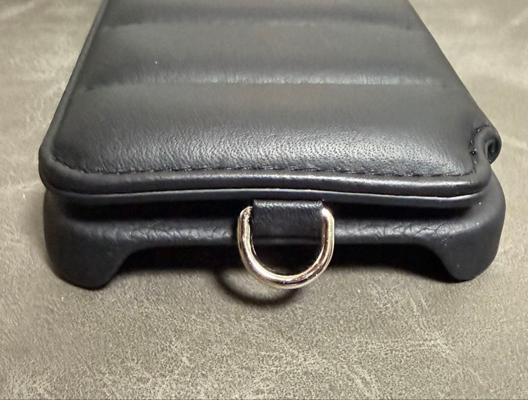 「DEMIU」ブラック BALLON iPhone 16ProMax