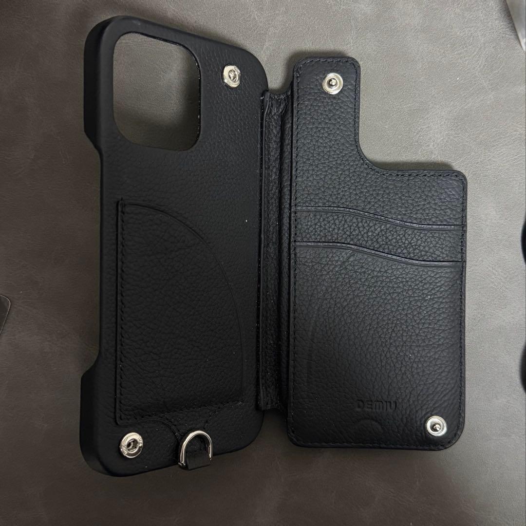 「DEMIU」ブラック BALLON iPhone 16ProMax