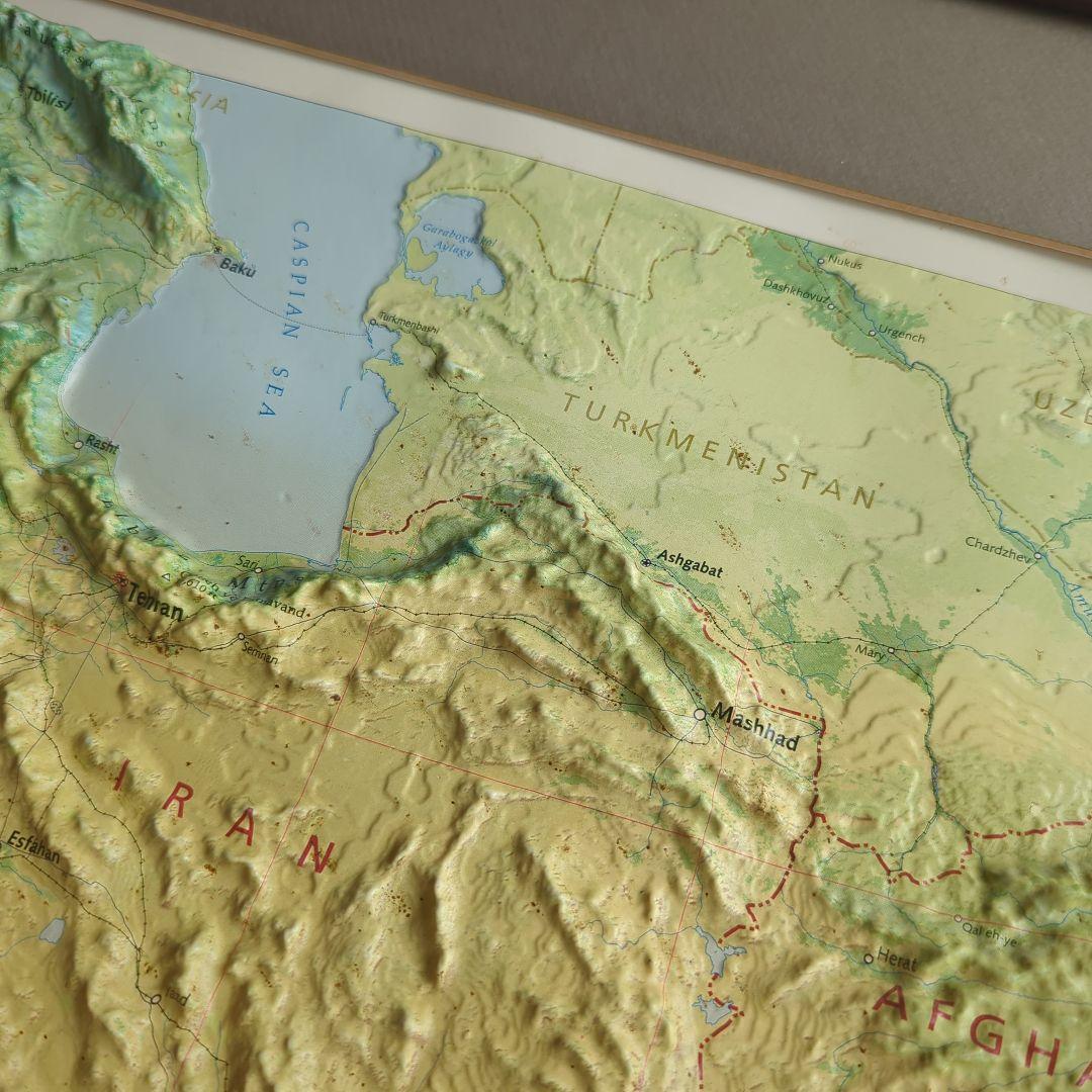 レア品)大型　立体地図　中近東·トルコ·イラン　1:6,250,000 額縁付き