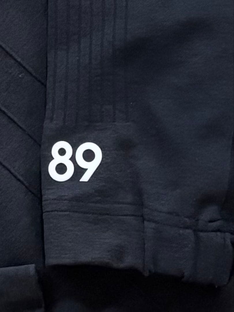 パーリーゲイツ　ジップアップアウター　フード付き