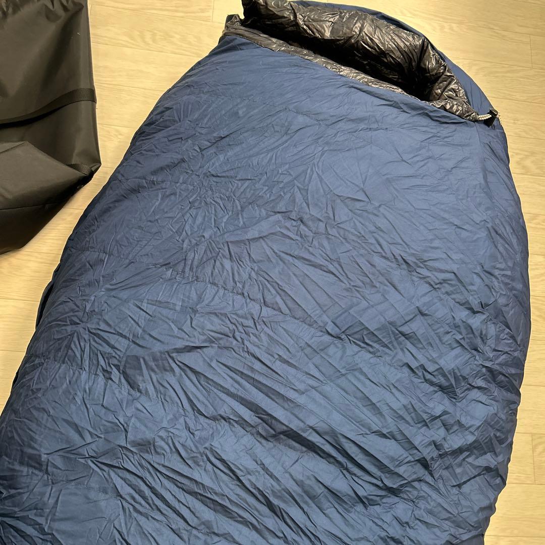 美品　厳冬イスカ　ISUKA 寝袋 puff1100EXモデル　ダウンシュラフ
